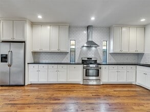 Building Photo - 4730 Bell St