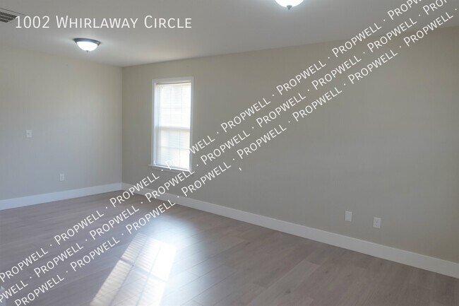 Foto del edificio - 1002 Whirlaway Cir