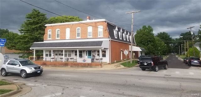 Primary Photo - 101 N Oak St