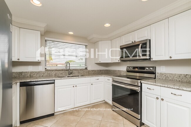 Foto del edificio - HOME FOR RENT!!