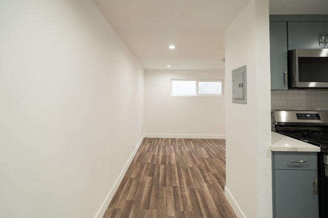 Foto del edificio - OPEN HOUSE Wednesday 04,2025@ 6:00pm! BRAN...