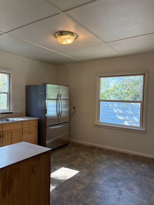 Building Photo - 2BR Pet-Friendly Home w/ Fenced Yard