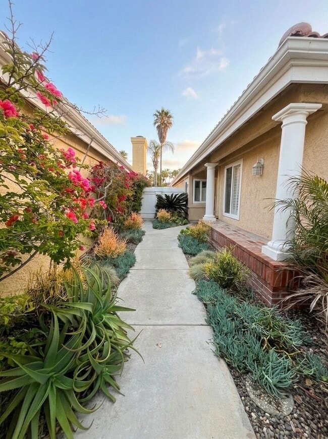 Building Photo - Single story detached home in the Coronado beach community Coronado Cays