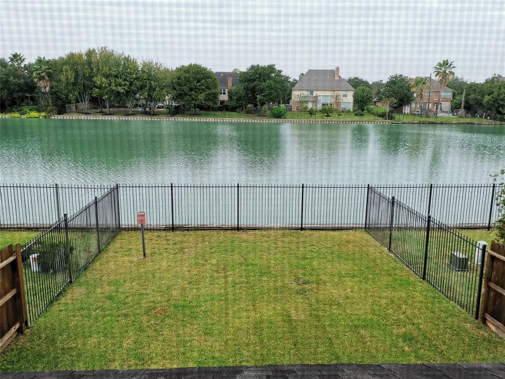 Foto principal - 2302 Waterford Park St