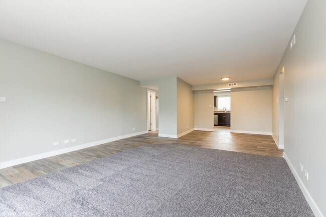 Building Photo - 8608 W 95th St