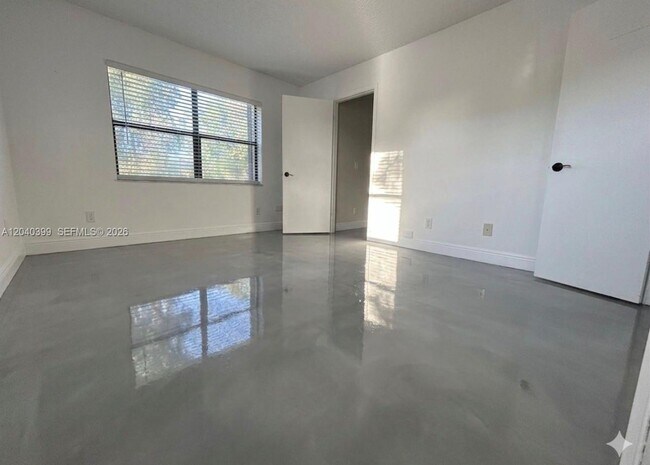 Foto del edificio - 10325 NW 11th St