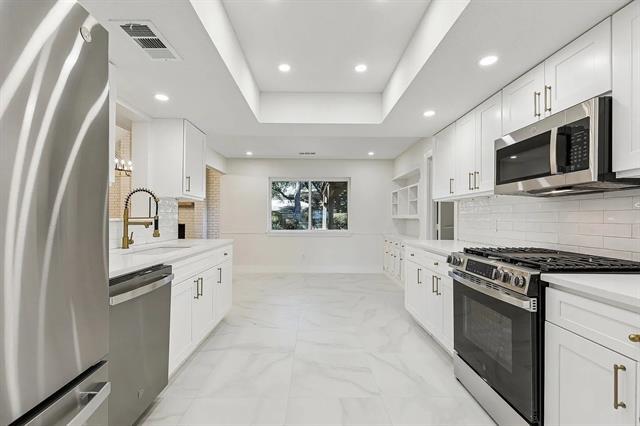 Building Photo - 1704 Venetian Cir