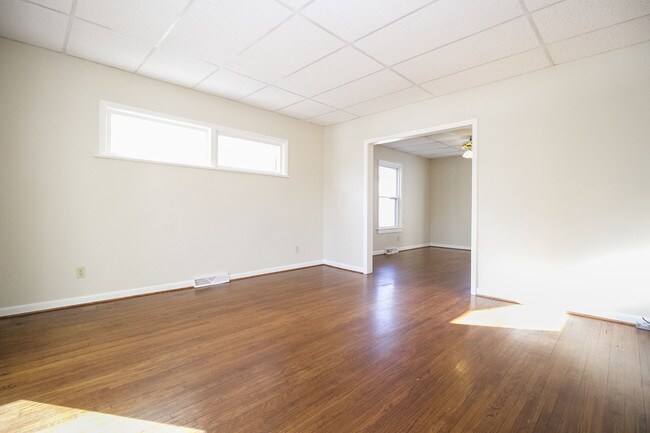 Building Photo - 4015 Eastway St