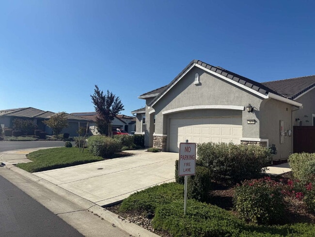 Foto del edificio - 3 Bedroom 2 Bath in 55+ Adult Community