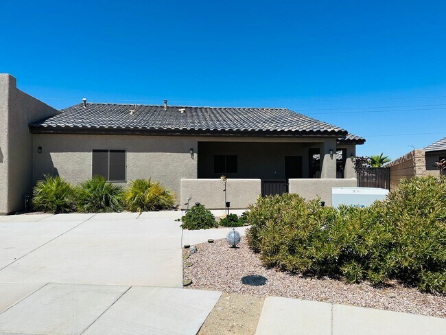 Building Photo - FULL OR SHORT TIME RENTAL 2BD/2BA Fully Fu...