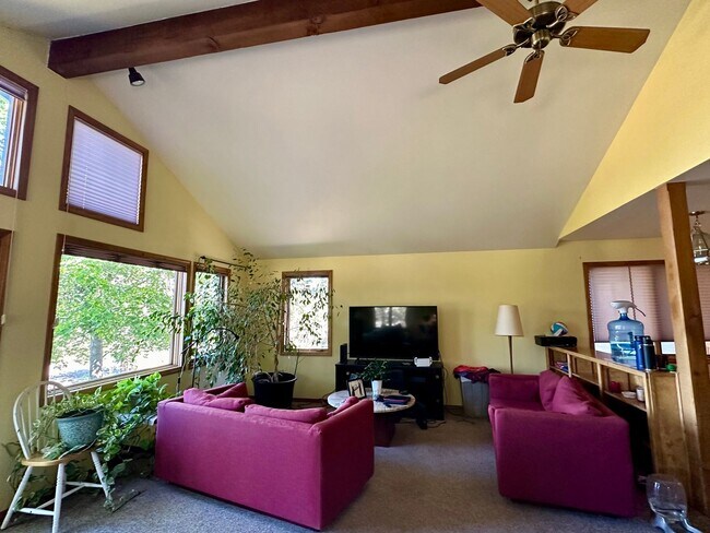 Building Photo - RARE OFFERING! Stunning 3-Bedroom Retreat ...