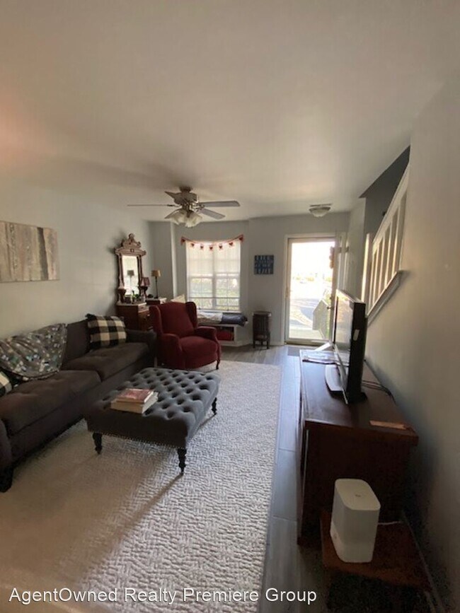 2 br, 1.5 bath House 119 Macy Circle House Rental in Goose Creek