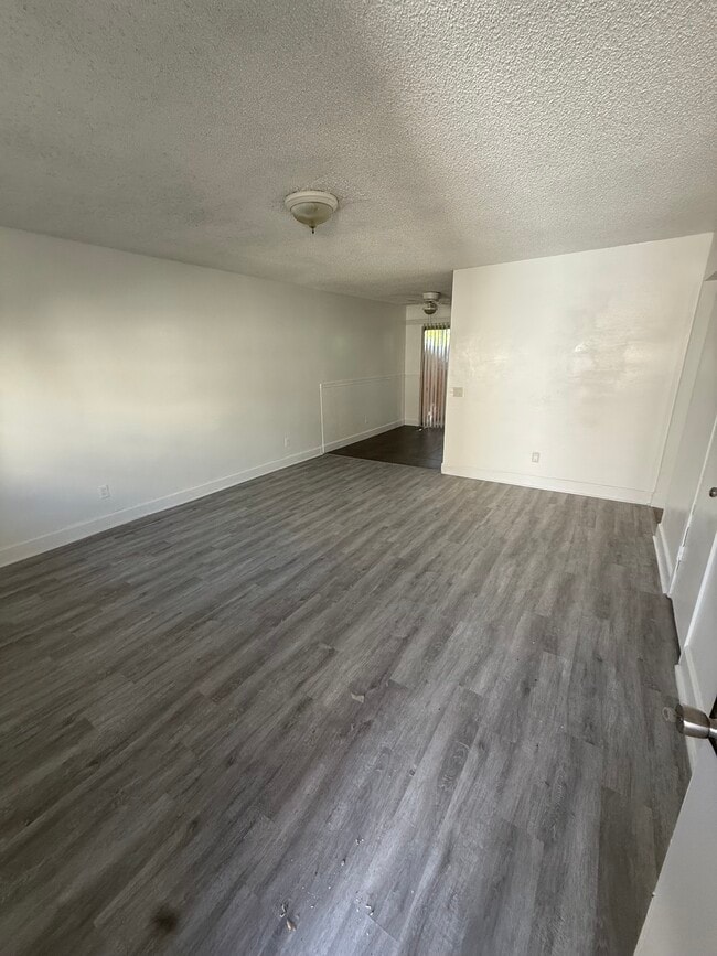 Photo - Corona Apts- 19542