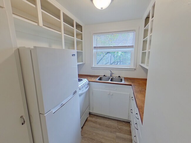 Foto del edificio - Glacier Tri-Plex