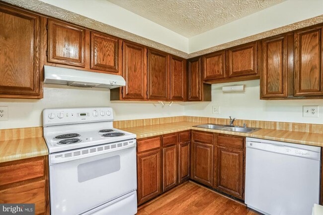 Foto del edificio - 11504 Ivy Bush Ct