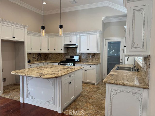 Foto del edificio - 4912 Hesperia Ave