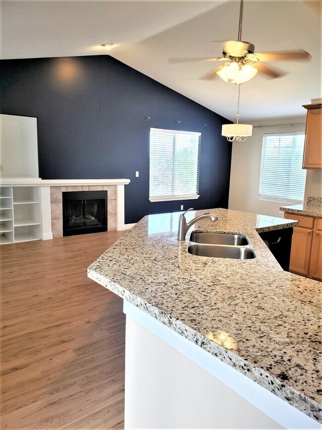 Building Photo - 478 Elizabeth Day Cove