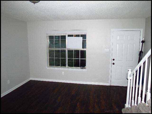 Building Photo - 1805 Sanford Dr