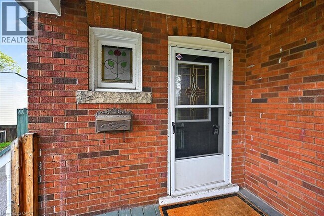 Photo du bâtiment - 76 Wexford Ave S