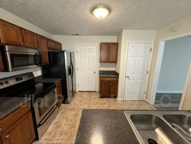 Foto del edificio - 3932 Riverside Pkwy