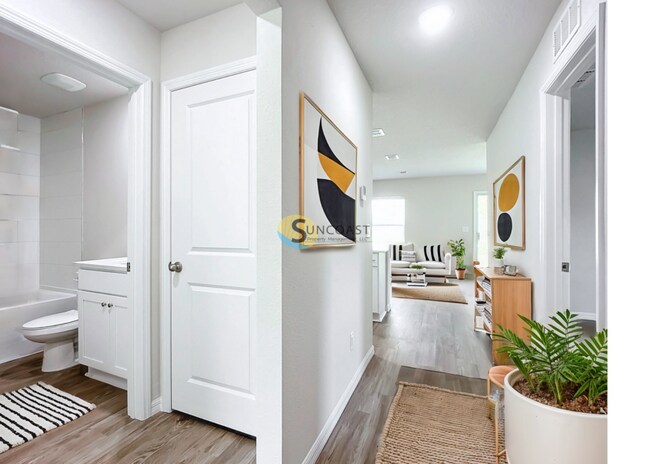 Building Photo - 18 Rainbow Ln