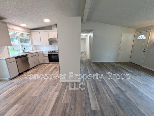 Foto del edificio - 800 NW 82nd St