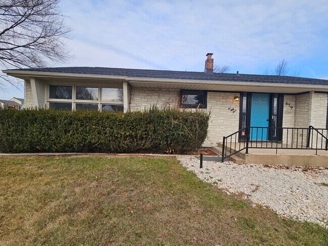 Foto del edificio - 659 Andrews Rd