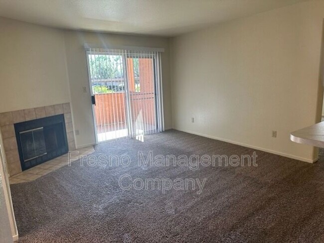 Building Photo - 4566 W Palo Alto Ave