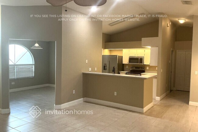 Building Photo - 10123 Briar Cir