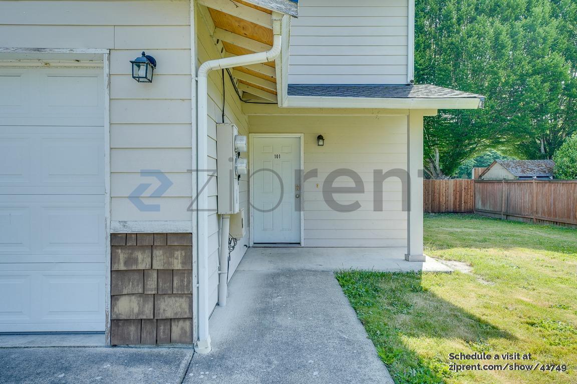 Foto principal - 936 24th St NE