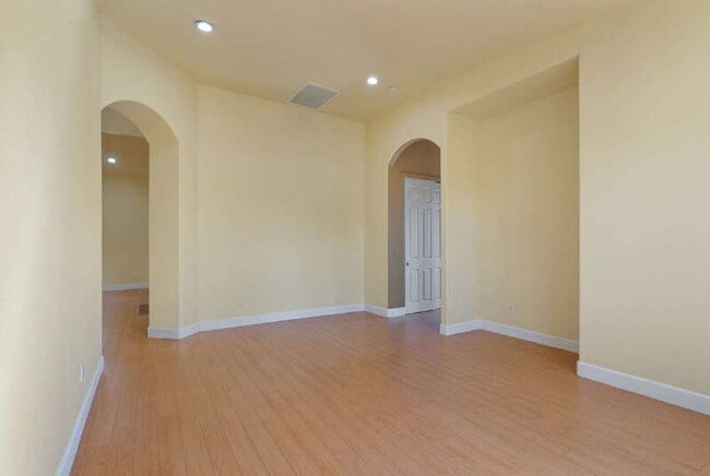 Building Photo - 2621 Mysin Way