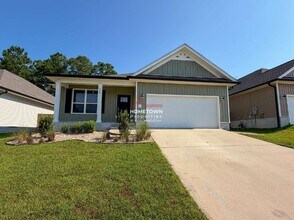Building Photo - 220 Camellia Dr