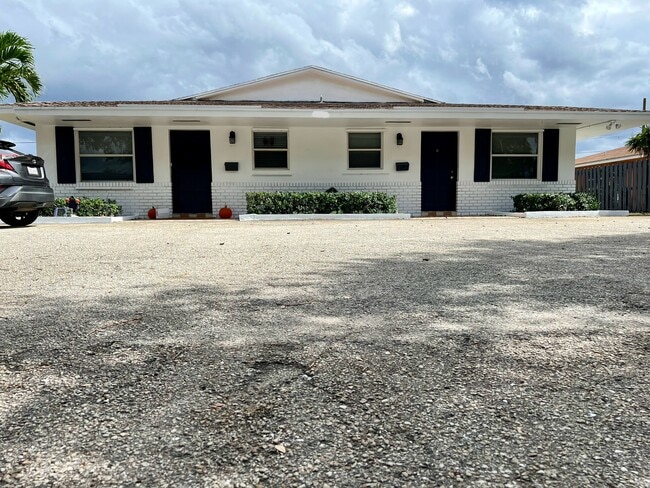 Building Photo - 3001 Albatross Rd