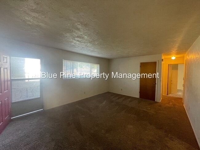 Building Photo - 1680 Calkins Ave