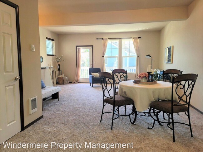 Foto del edificio - 2 br, 2.5 bath House - 19542 Scoter Lane NE