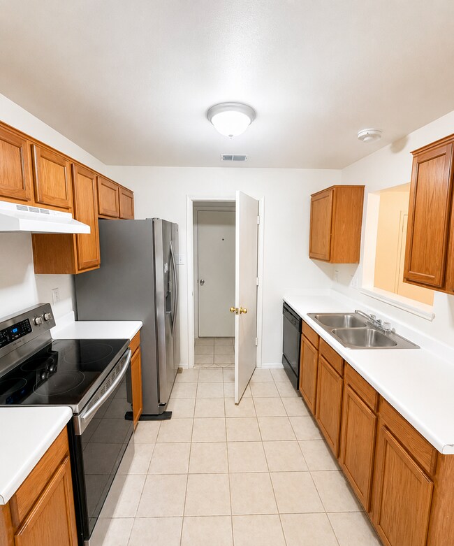 Building Photo - AVAILABLE NOW; APPLY TODAY ON OUR WEBSITE!!!