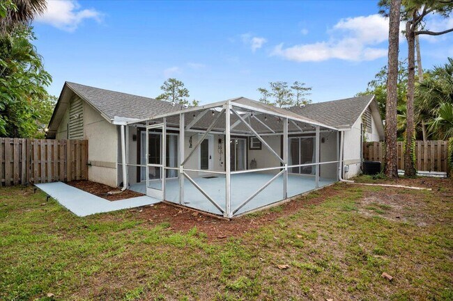 Building Photo - 1329 Periwinkle Pl