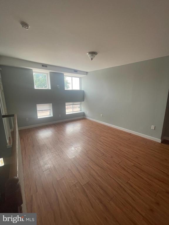 Building Photo - 550 N 52nd St