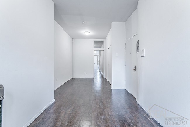 Building Photo - 243 Montrose Avenue #R2R
