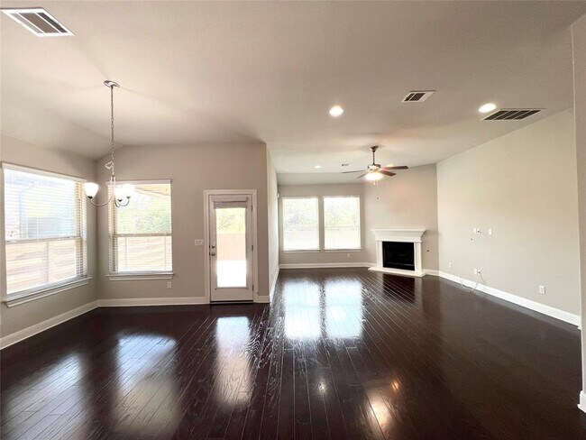 Foto del edificio - 1400 Little Elm Trail