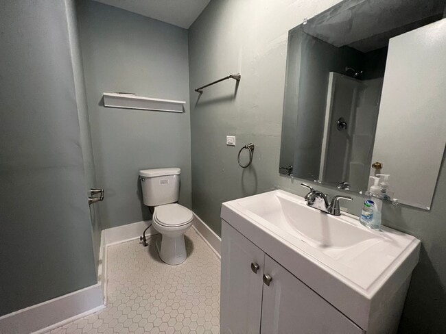 Building Photo - 23 Wessels Ave