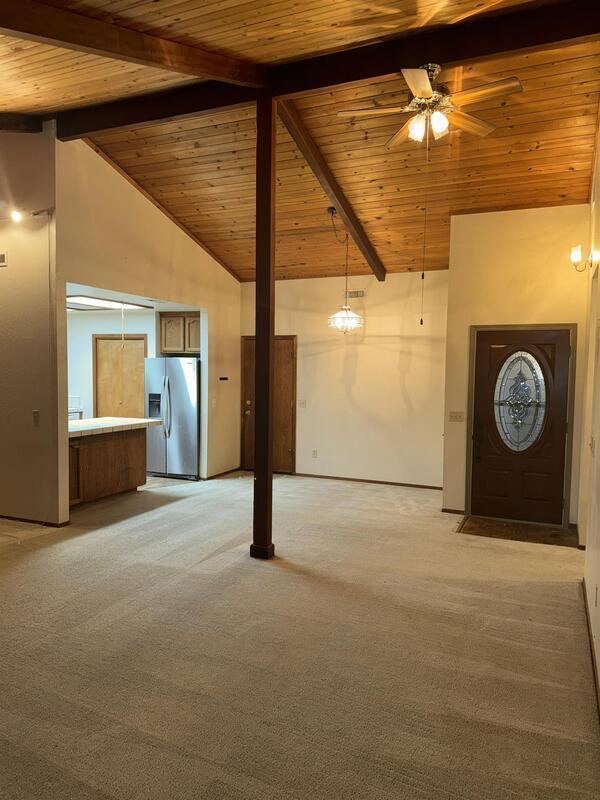 Building Photo - 18121 Fair Oaks Dr