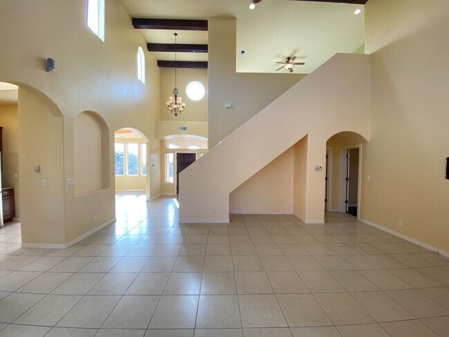Building Photo - **Coming Soon! - 3 Bedroom 2.5 Bathroom lo...