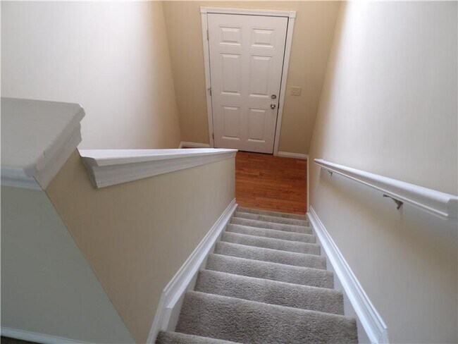 Building Photo - 6717 Snead Ln