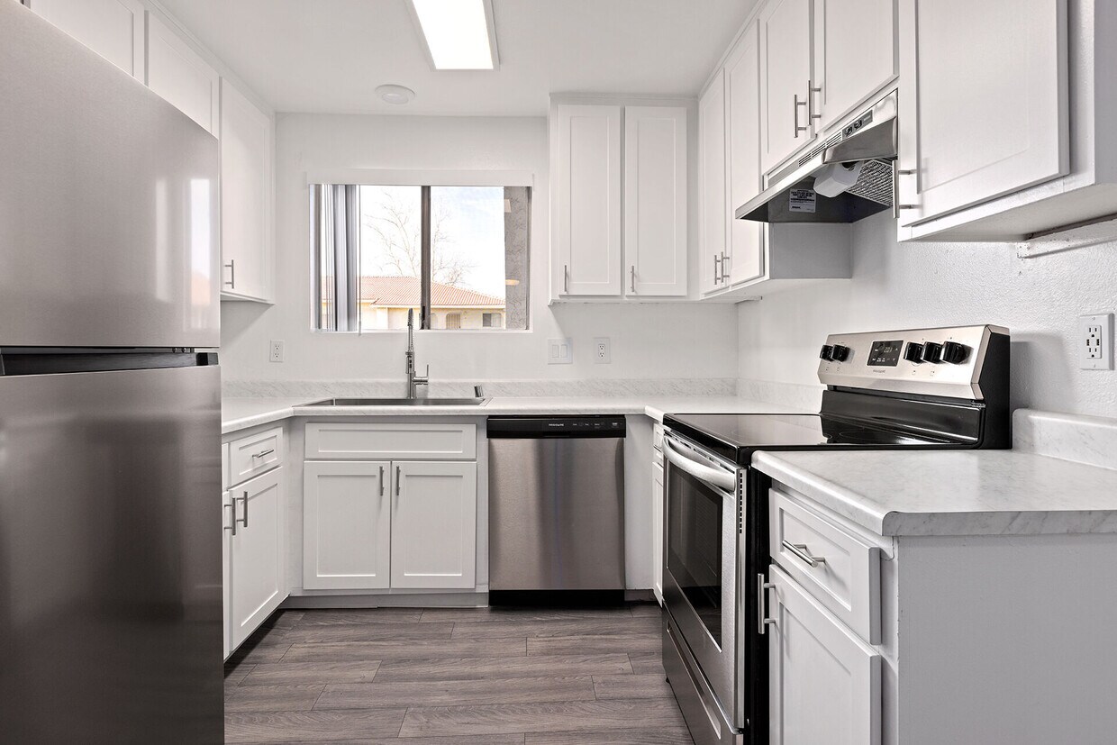 Canyon Crest Apartments Alquileres en Ramona, CA