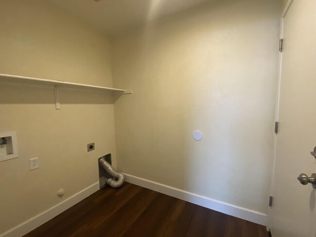 Building Photo - 9397 Collier Ct