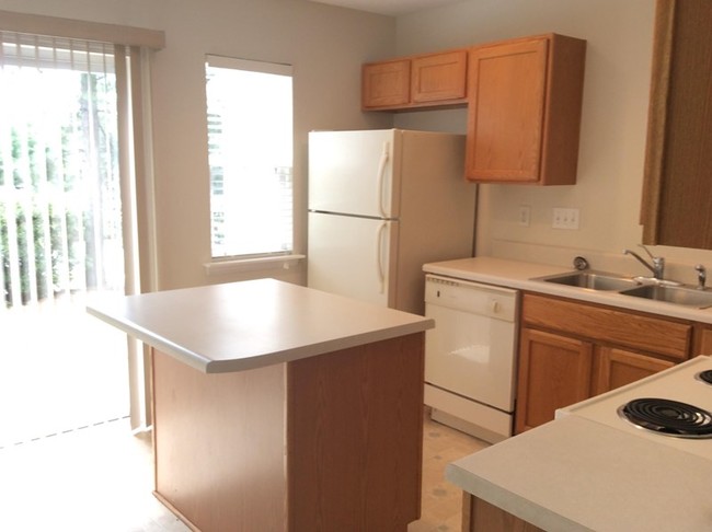 Building Photo - 6049 Leek Ct