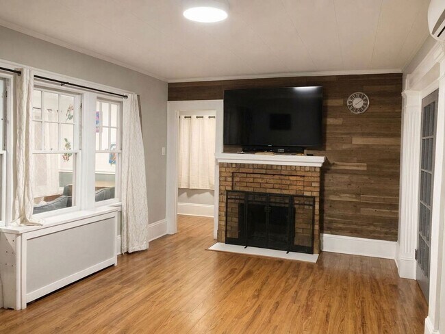 Building Photo - 44 Overlook Ave