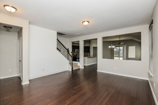 Building Photo - 8748 Maple Ridge Trail