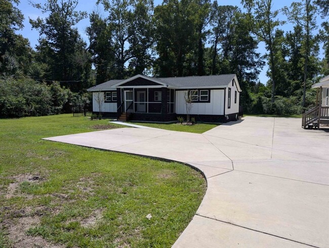 Building Photo - 2201 Livingston Ln